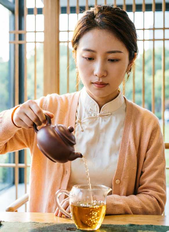 冲泡技巧·绿茶上投法的分寸